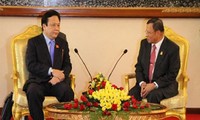 越南国会副主席黄玉山访问柬埔寨