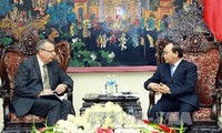 越南政府副总理阮春福会见联合国副秘书长尤里∙费多托夫