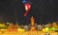 阮富仲出席西原地区胡志明主席铜像落成仪式