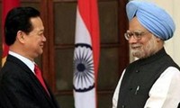 阮晋勇会见印度总理曼莫汉·辛格