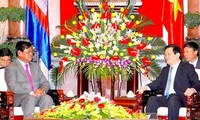 张晋创会见柬埔寨副首相兼内政大臣萨肯