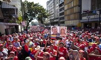 委内瑞拉人民游行集会，对查韦斯总统表示支持