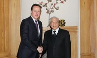 阮富仲与英国首相卡梅伦举行会谈