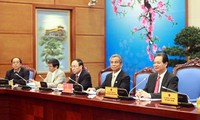 阮晋勇总理与劳动总联合会举行工作会议