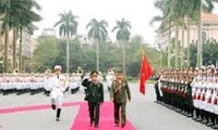 文莱皇家武装部队司令访问越南