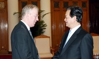阮晋勇总理会见丹麦外交大臣维利·瑟芬达尔