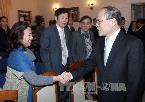 越南国会主席阮生雄与德国联邦议院议长拉默特举行会谈