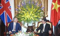 越南外交部长范平明会见英国前首相布莱尔