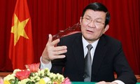 张晋创主席出席越南祖国阵线1992年宪法修正草案意见征集会