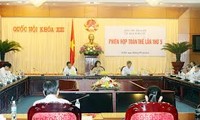  越南国会经济委员会举行第八次全体会议