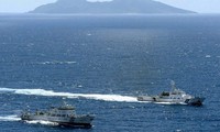 中日双方防务部门官员举行会谈，讨论建立海上联络机制