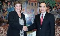 越南政府副总理阮善仁会见德国学术交流总署秘书长