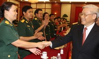 阮富仲会见出席国防工会第八次代表大会代表