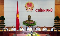 越南政府举行5月份工作例会