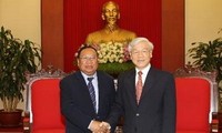 越共中央总书记阮富仲会见老挝建国阵线中央委员会高级代表团