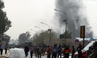 伊拉克各地接连发生炸弹爆炸事件，造成200人伤亡