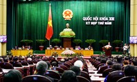                    越南13届国会5次会议讨论《1992年宪法》修正草案