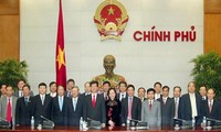 越南政府总理阮晋勇会见越南驻外代表机关代表团