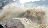 强热带风暴“苏力”进入中国内地 