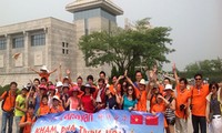 滞留中国甘肃省文县的３８名越南籍游客安全抵达陕西省西安市