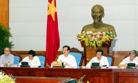 阮晋勇与越南新闻工作者协会领导人举行工作会议