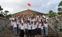 2013年越南夏令营代表与胡志明市青年交流