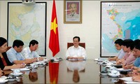 阮晋勇与莱州省领导人座谈