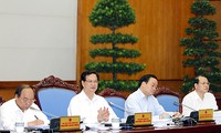 越南政府举行七月份工作例会