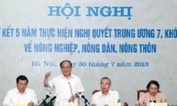 越南祖国阵线举行越共10届7中全会决议落实情况小结会议