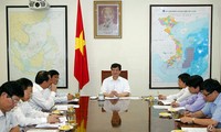 阮晋勇总理与海阳省政府领导人座谈