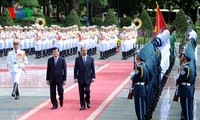 越南国家主席张晋创与塞舌尔共和国总统米歇尔会谈
