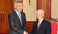  阮富仲会见新加坡总理李显龙