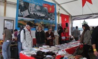 越南参加在法国举行的2013年《人道报》报节