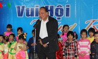 越南各地儿童喜迎中秋