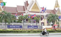 柬埔寨新政府举行首次会议