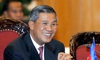 柬埔寨新首相承诺为国家和人民服务