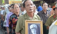 海外越南人回国吊唁武元甲大将