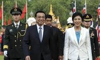 中国国务院总理李克强建议推动中泰关系发展