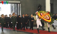 武元甲大将正式吊唁仪式在河内国家殡仪馆举行