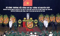 越南驻沙特阿拉伯大使馆举行武元甲大将吊唁仪式