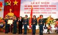 越南防空空军部队传统日五十周年纪念活动在河内举行