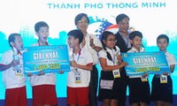  越南13支队参加2013小学生国际机器人大赛