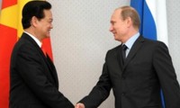 越南政府总理阮晋勇会见俄罗斯总统普京