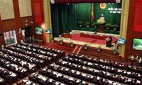 越南13届国会6次会议讨论国会人事工作