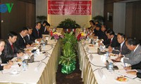 越南祖国阵线中央委员会代表团访问老挝