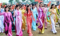 “自豪的越南妇女”交流活动在顺化市举行