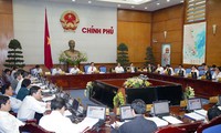 越南政府举行11月工作例会