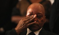 南非人民和国际友人出席已故南非前总统曼德拉追悼会