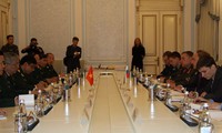 越俄举行首次国防部副部长级对话