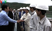 张晋创主席看望第二筝江水电工程移民